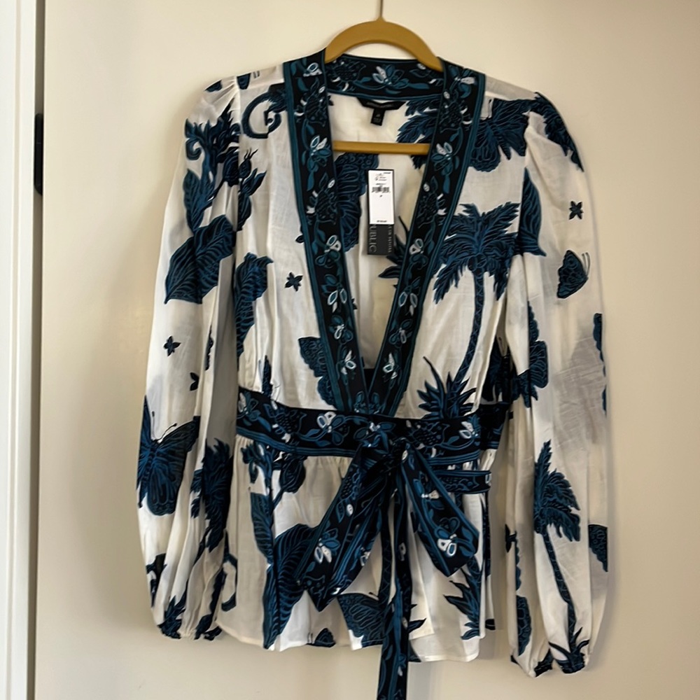 Banana Republic blouse size medium 100%cotton